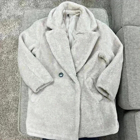 H&M Fuzzy Coat Beige - Picture 2 of 11